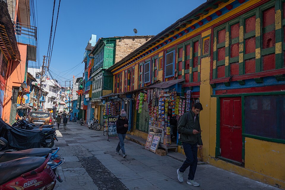 Almora bazaar (Market).jpg