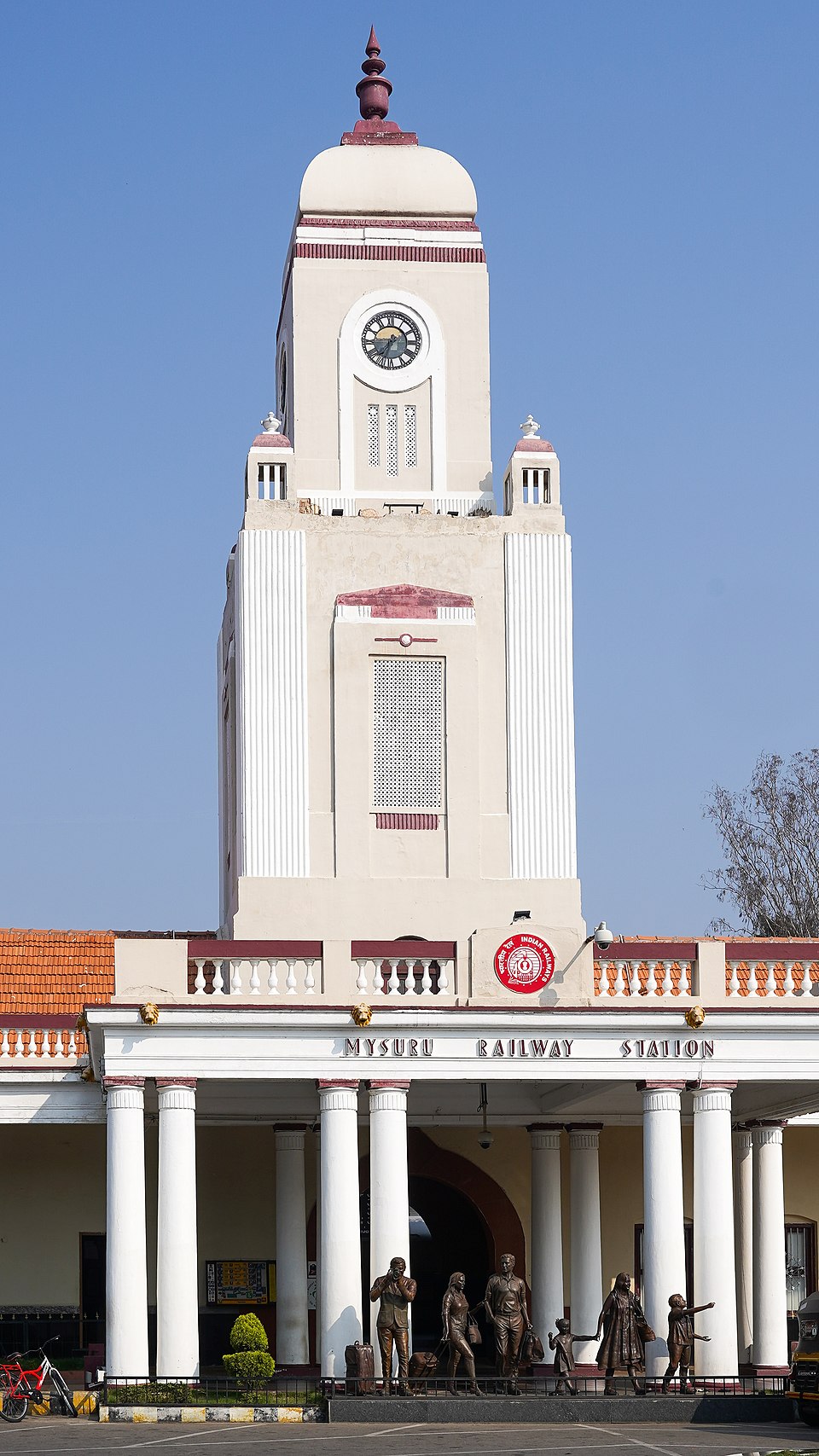 Clock Tower Mysore Rly Stn Karnataka Apr22 A7C 01904.jpg